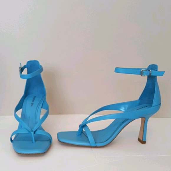 Gianni Bini Shoes - Gianni Bini sky blue thong low heeled shoe size 7